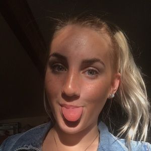 Meet your Posher, Mackayla